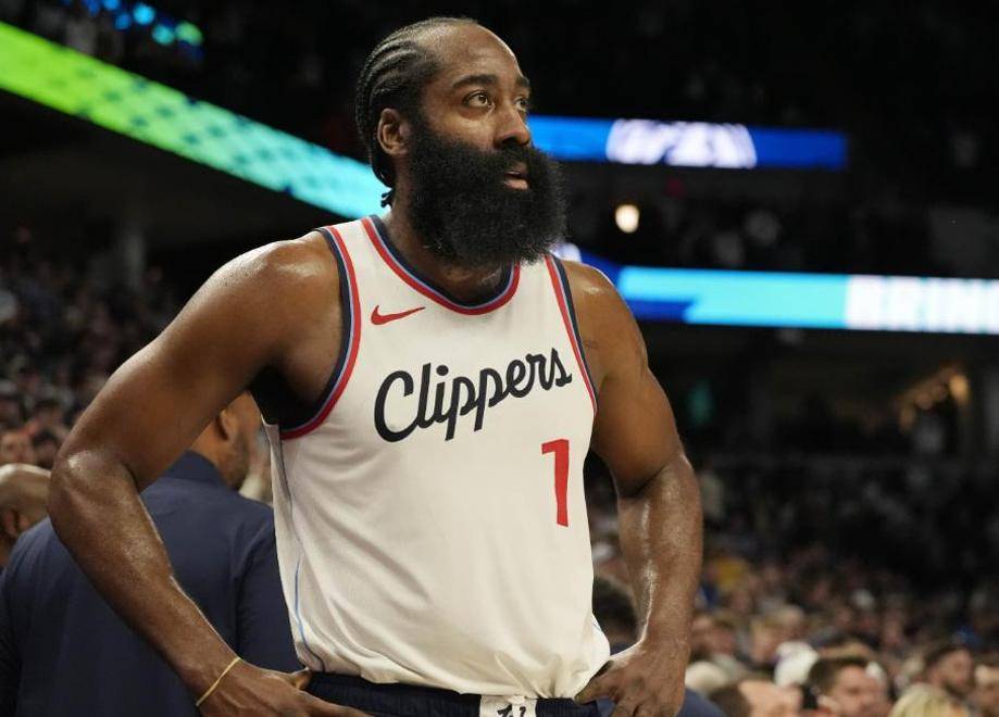 字母哥在FPX比赛中刷新纪录，重要助攻引发热议！