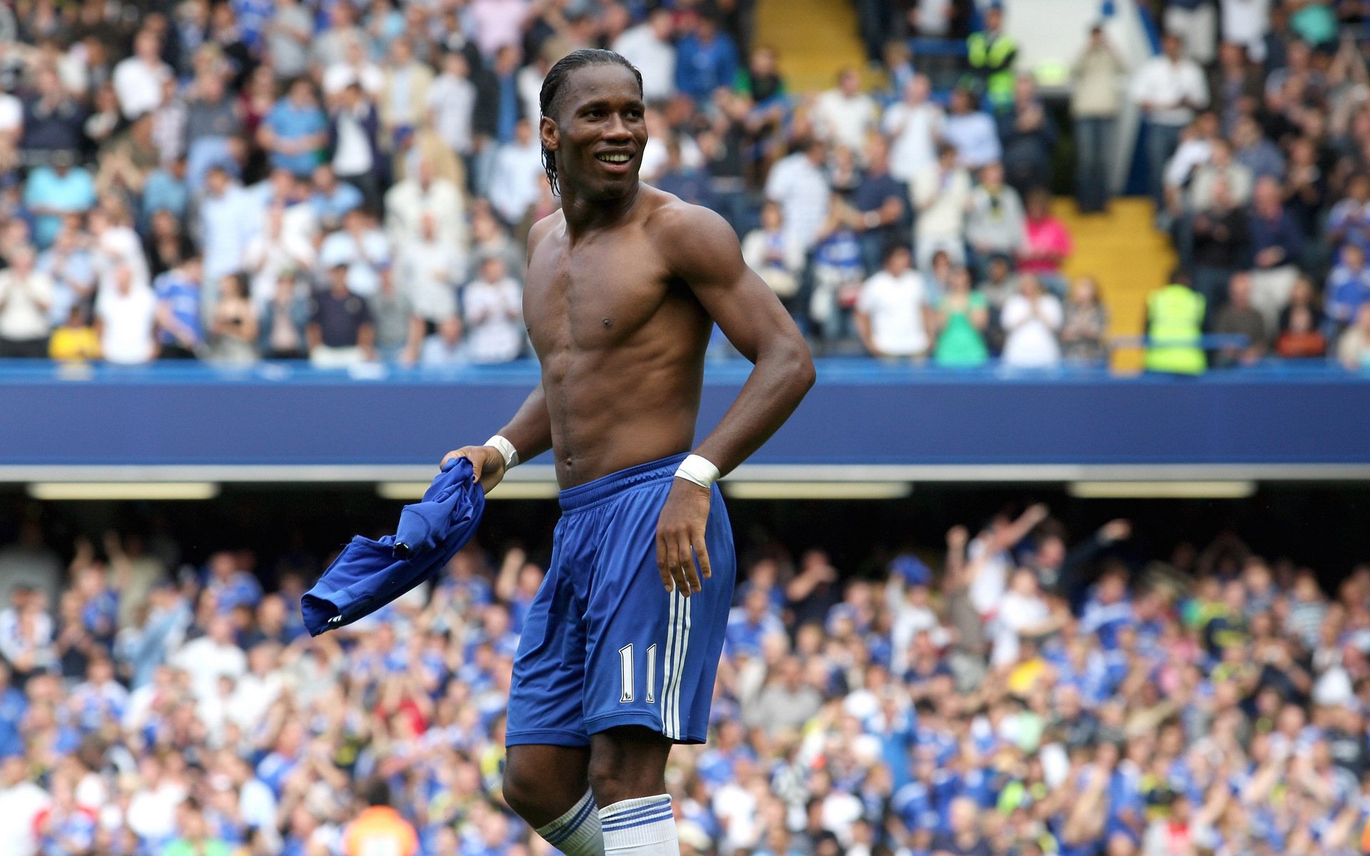 独行侠不断突破！莱万多夫斯基连续七场比赛得分，大比分获胜热度持续攀升