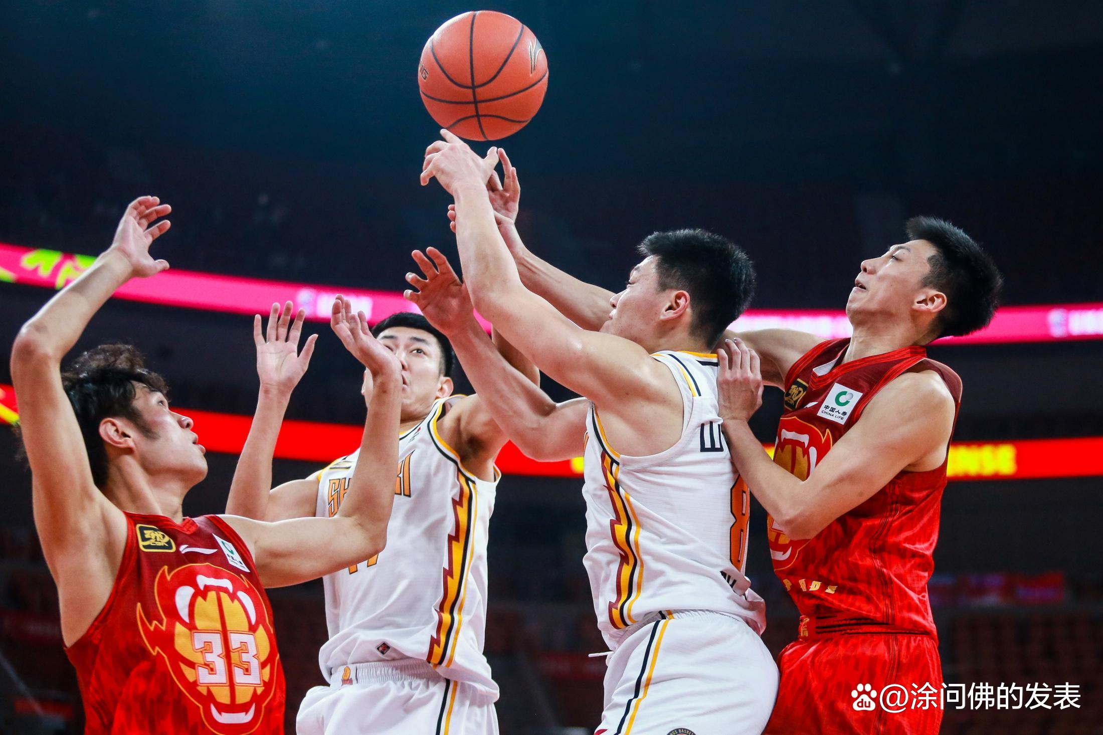 包含今夜澳网焦点战！辽宁男篮迎战密尔沃基雄鹿，险胜或上演的词条